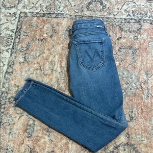 MOTHER The Looker Ankle Fray Classic Blue Jeans with Raw Hem